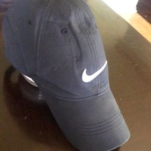 Black Nike hat